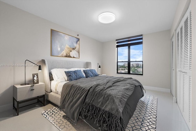 bedroom with a closet