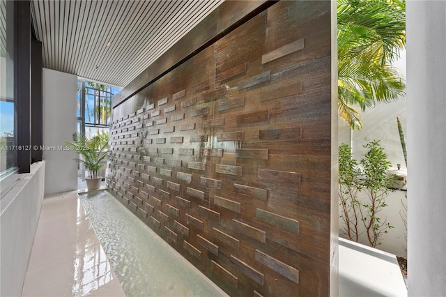 315 N Shore Dr, Miami Beach, FL 33141 - view of hallway