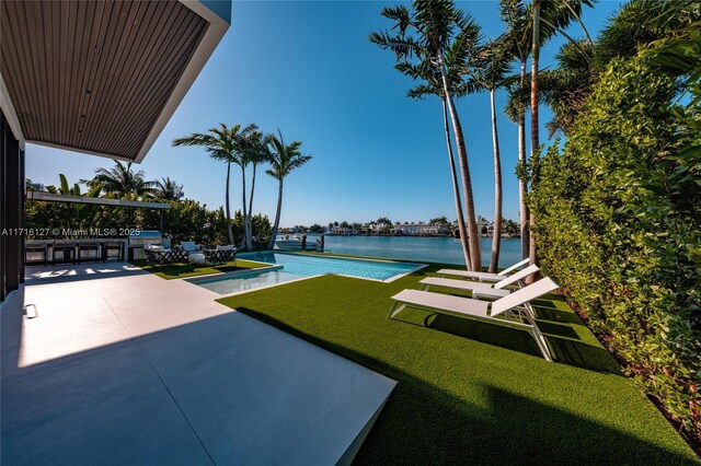 315 N Shore Dr, Miami Beach, FL 33141 - exterior space with a water view