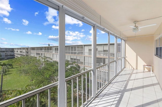 balcony with ceiling fan