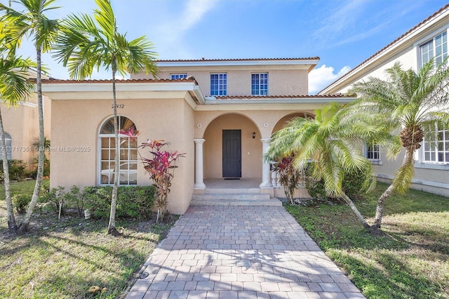 view of mediterranean / spanish-style home