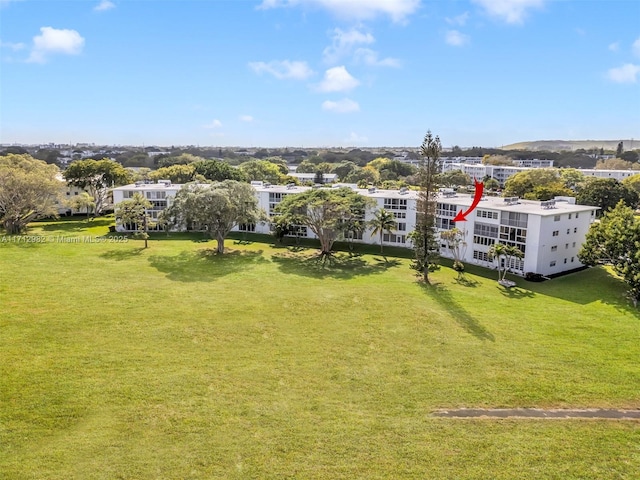 3003 Lyndhurst H Unit 3003, Deerfield Beach, FL 33442 - view of green lawn