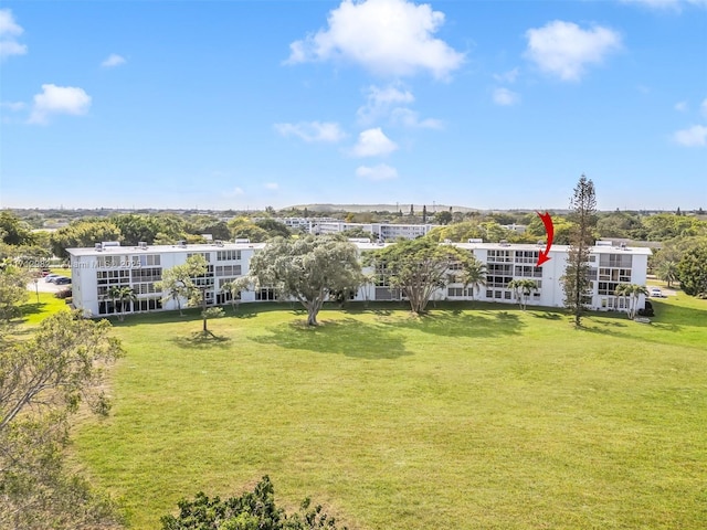 3003 Lyndhurst H Unit 3003, Deerfield Beach, FL 33442 - view of grassy yard