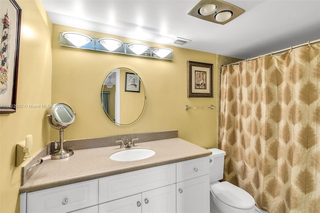 3003 Lyndhurst H Unit 3003, Deerfield Beach, FL 33442 - full bath with vanity and curtained shower