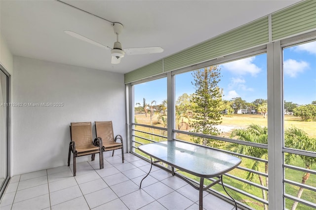 3003 Lyndhurst H Unit 3003, Deerfield Beach, FL 33442 - unfurnished sunroom featuring ceiling fan
