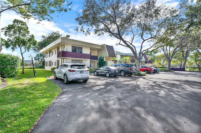 exterior space with a yard