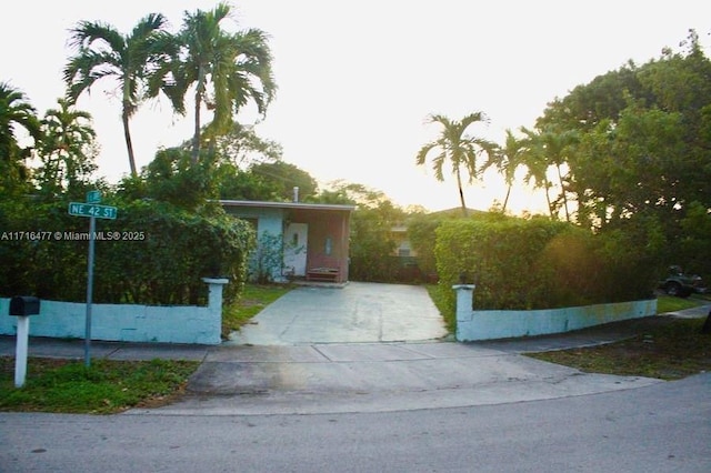 view of front of house