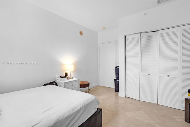 bedroom featuring a closet