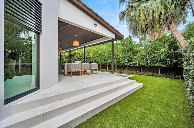 view of yard with a patio