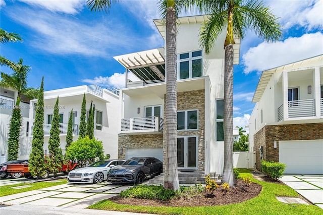 view of front of house featuring a garage