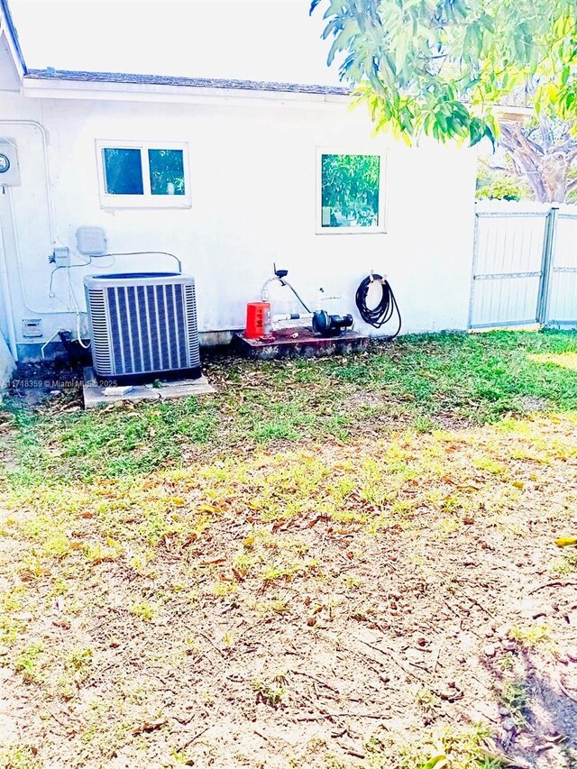 view of yard with cooling unit