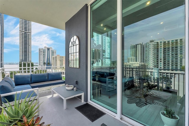 balcony featuring an outdoor hangout area