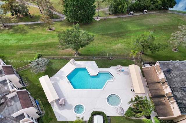 view of swimming pool