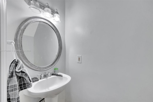 bathroom featuring sink