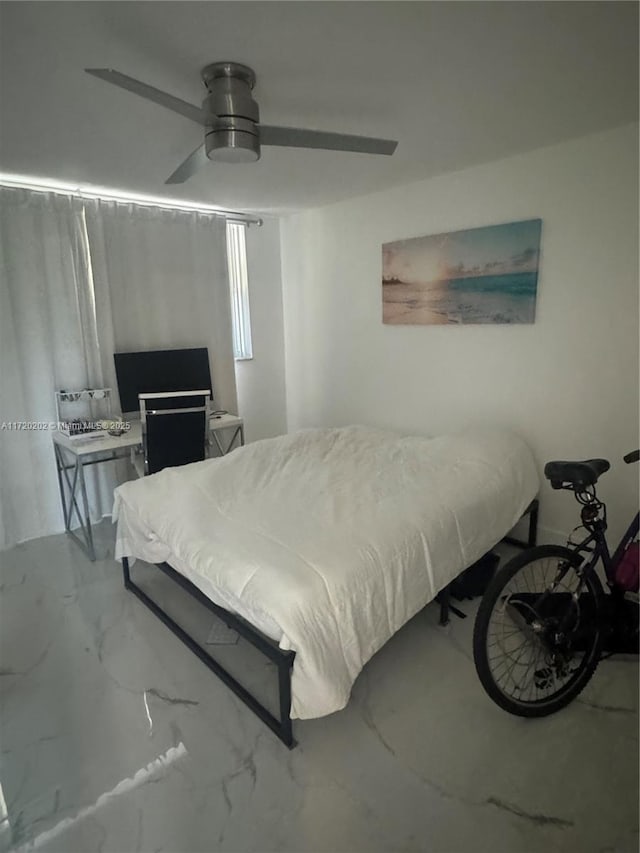 bedroom with ceiling fan