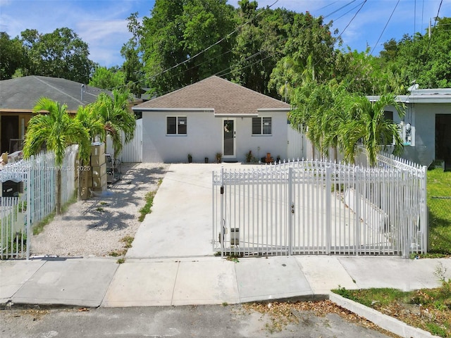 view of front of property