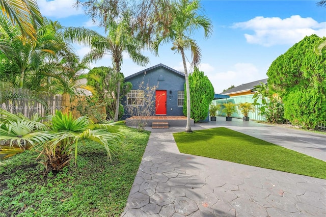 view of front of home with a front yard