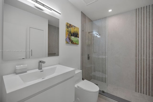 4144 Pinta Ct, Coral Gables, FL 33146 - bathroom featuring a tile shower, toilet, and vanity