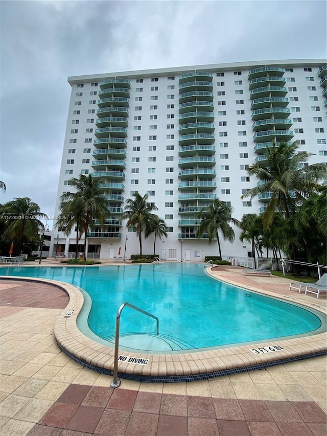 view of swimming pool