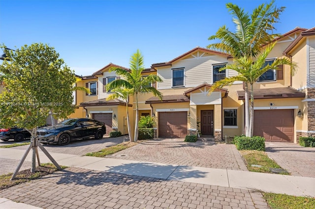 view of front facade with a garage