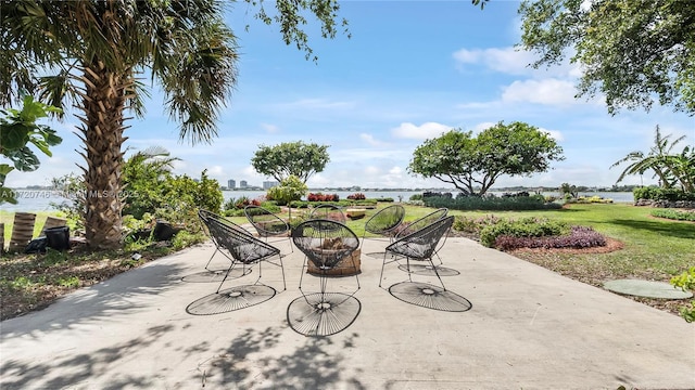 1524 39th St, West Palm Beach, FL 33407 - view of patio / terrace