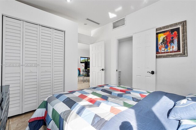 bedroom featuring a closet