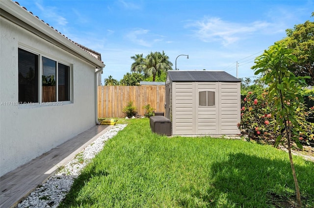 view of yard with a shed