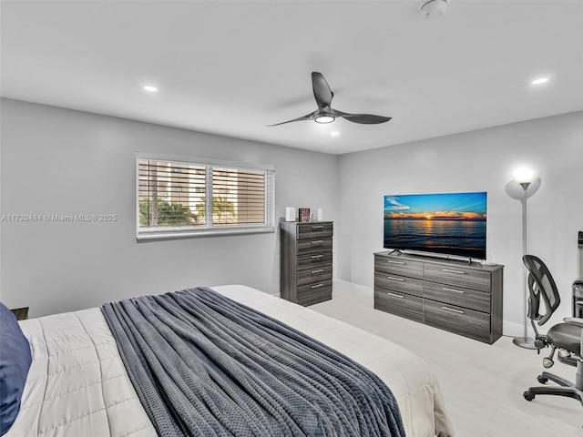 bedroom with ceiling fan