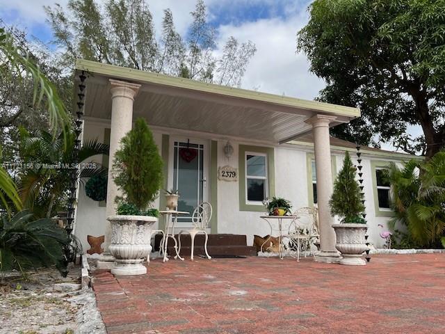 view of front facade with a porch