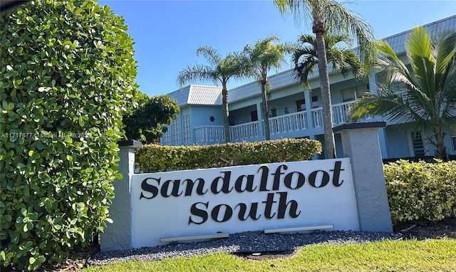 view of community / neighborhood sign