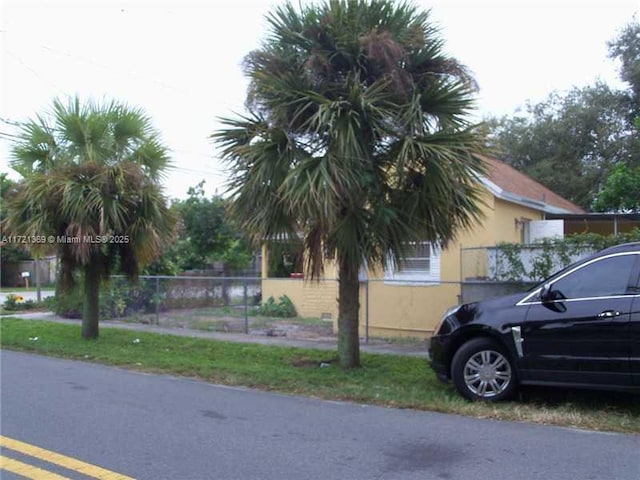 view of home's exterior