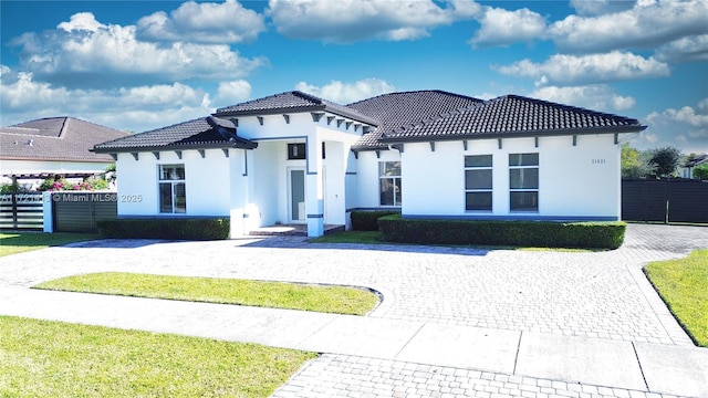 view of mediterranean / spanish-style home