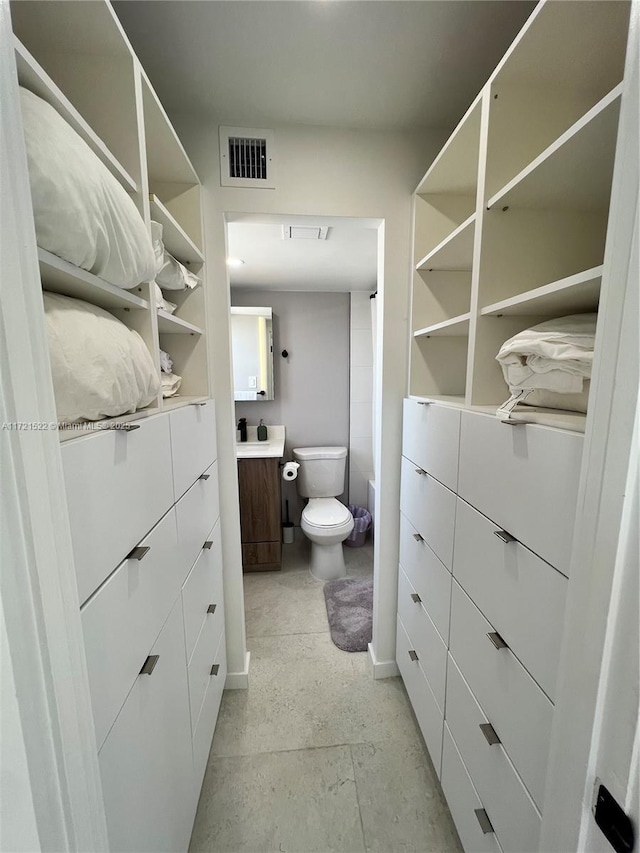 view of spacious closet