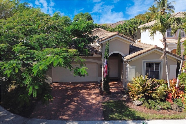 view of mediterranean / spanish-style home