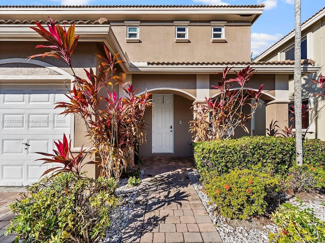 view of front of house with a garage