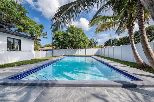 view of swimming pool