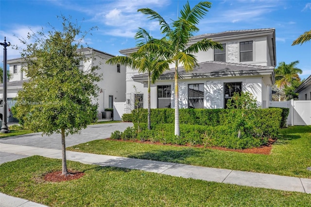 view of front of property with a front yard