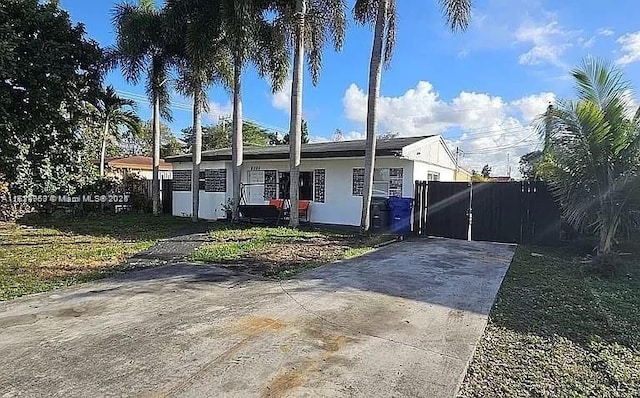 view of front of house