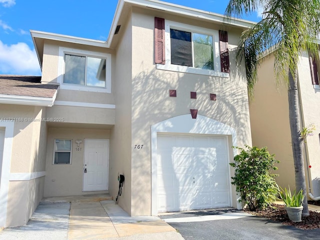 view of front of house featuring a garage