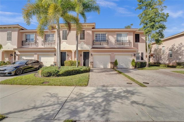 view of front of home featuring a garage