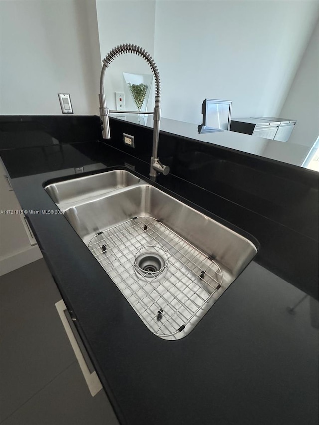 interior details featuring sink