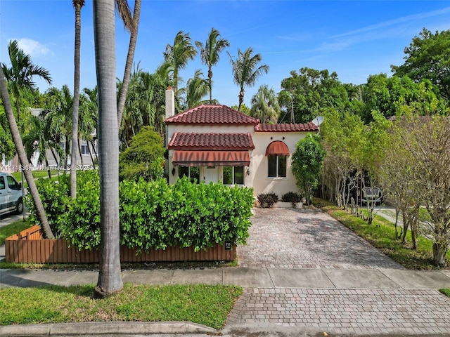 view of mediterranean / spanish-style home