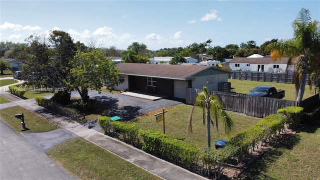 view of front of house with a front lawn