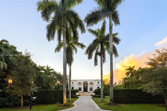 exterior space featuring a lawn