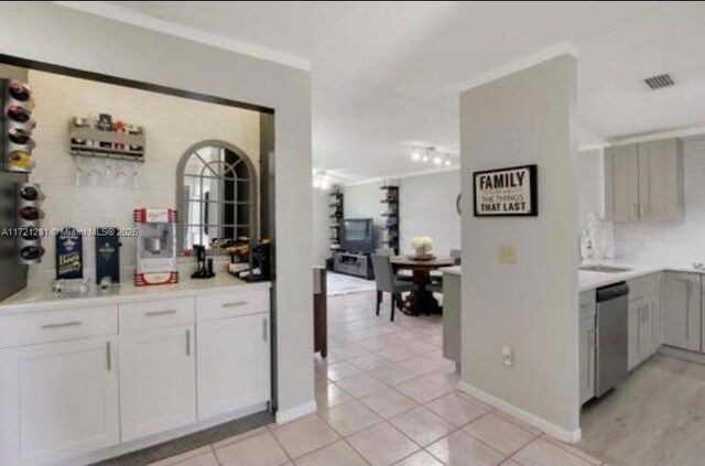 full bathroom featuring hardwood / wood-style floors, toilet, vanity, and shower / tub combo with curtain