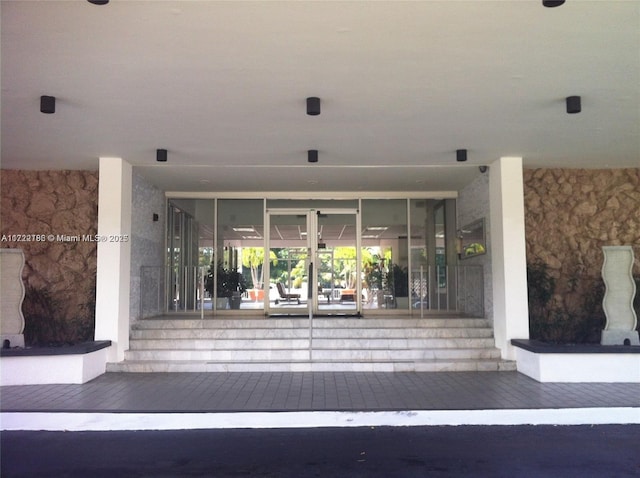 401 Golden Isles Dr Unit 810, Hallandale Beach, FL 33009 - photo 3