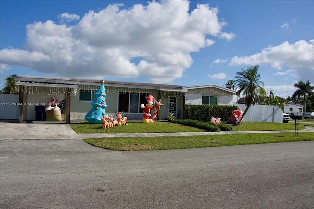 view of front of house with a front yard