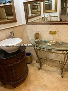 bathroom with vanity