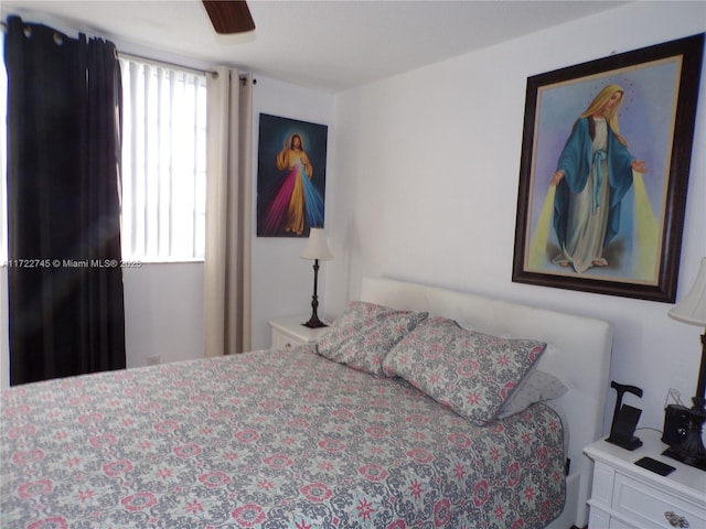 bedroom featuring ceiling fan