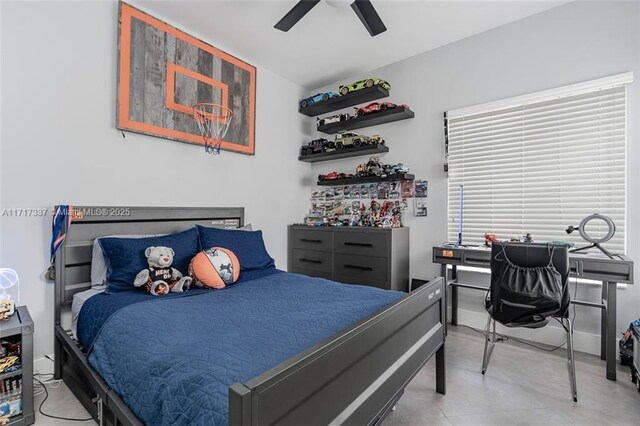 bedroom with ceiling fan